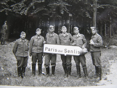 senlis pancarte.jpg