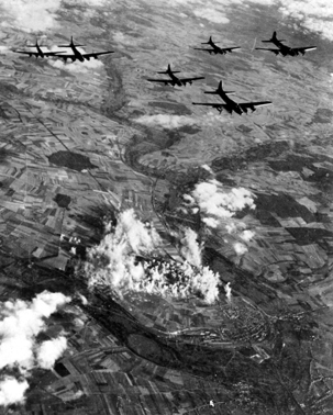 bmbdnt aérodrom Glisy 14 mai 43 B17.jpg
