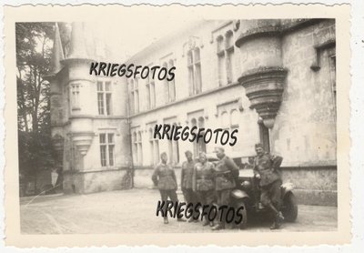 MONS EN LAONNOIS France Soldats VILLA QUARTIER Château Laon.jpg