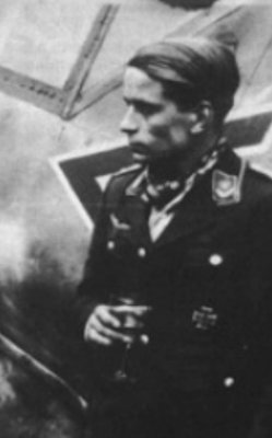 T68 - Lt GÖRING Peter Stab-JG26 (14-04-1922 13-10-1941).jpg