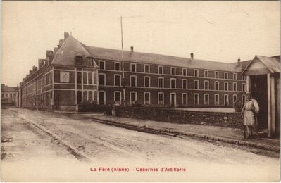 LA FERE casernes d'artillerie.jpg
