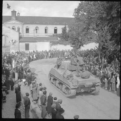 Sherman anglais vers l'Hôtel Dieu.jpg