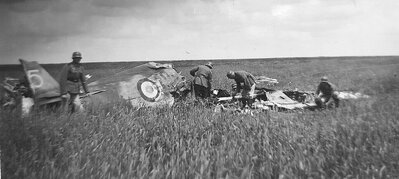 Bloch 152 numéro 508 - 2  Sgt Pierre Dupouy 2ème escadrille GC I-8 17 mai 1940 à Moÿ-de-L’Aisne (02).jpg