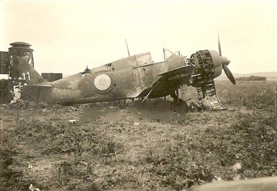 bloch 151 n° 100 Laon-Couvron - 9.JPG