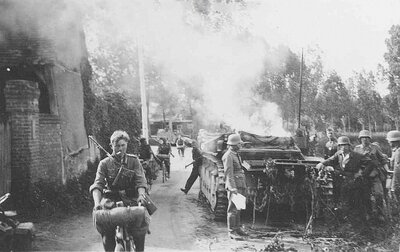 Char D2 DOUAUMONT Numéro 2051 19ème BCC 346ème CACC Rainvillers - 4.jpg