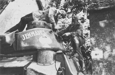 Char D2 JEMMAPES 19ème BCC 9 Juin 1940 Mont Saint-Adrien - 3.jpg