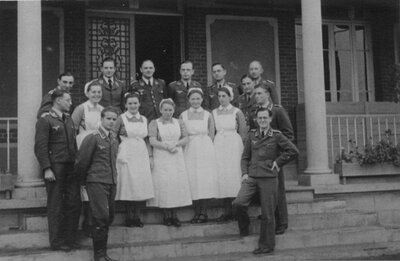Personnel Luftwaffe - Rue de la Mie au Roy.jpg