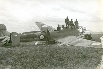 Potez 63-11 n° 401 GAO 547 accidenté le 14-05-40 à Laon Vivaise.JPG