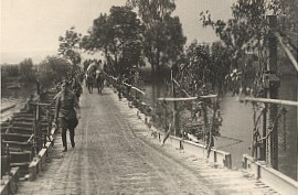 Pont flottant sur rieux - 2.jpg