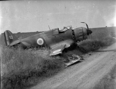 Bloch 152 n° 688 GC II-10 7 juin 1940 Fontaine le Sec - 10.jpg